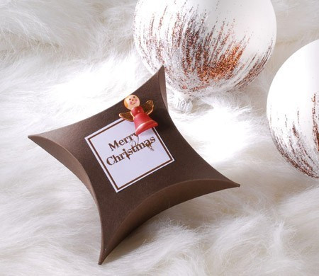 Weihnachtsgeschenkschachtel mit Engelsfigur