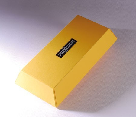 Caja amarilla para lápices...
