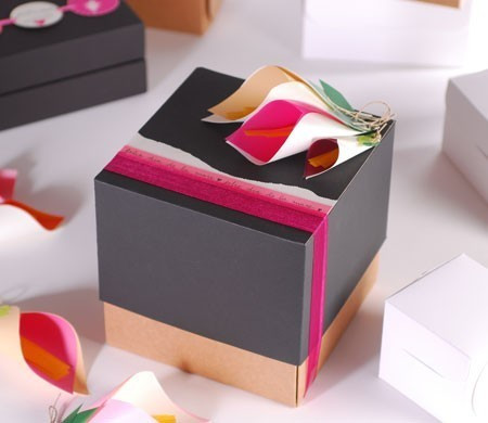 Caja cubo regalo con cinta...