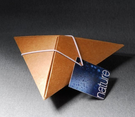 Kleine Pyramidenförmige Schachtel für kleine Geschäftsgeschenke