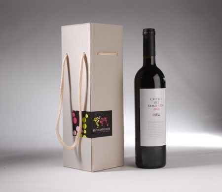 Caja para botella con cordón