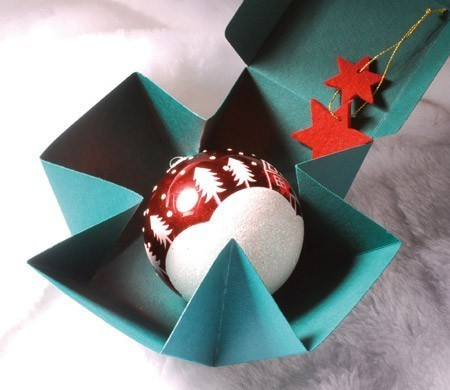 Quadratische Geschenkbox für Weihnachten Quadratische Geschenkbox für Weihnachten