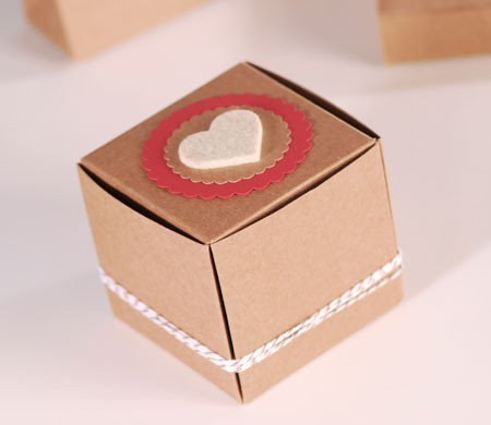Selbstschließende Geschenkbox Selbstschließende Geschenkbox
