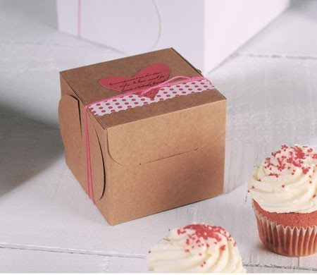 Dekorierte Schachtel für einen Cupcake