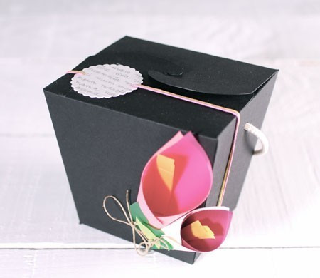 Caja decorada con flores de...