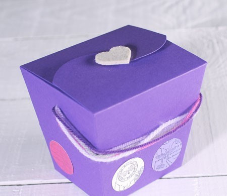 Caja de regalo decorada con...