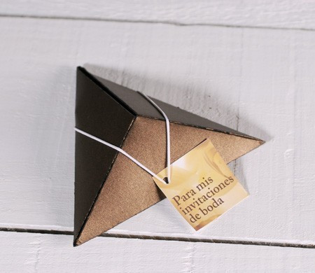Pyramidenförmige Schachtel...