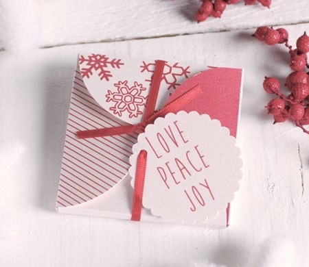 Weihnachtliche Schachtel für CD oder Einladungen mit Schleife