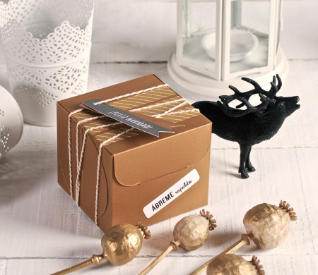 Cupcake-Box mit Weihnachtsdekoration Cupcake-Box mit Weihnachtsdekoration