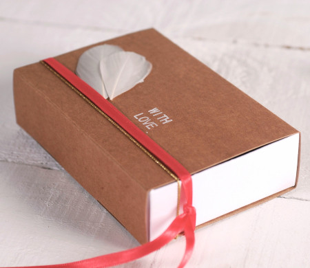 Streichholzschachtel als Geschenk dekoriert Streichholzschachtel als Geschenk dekoriert