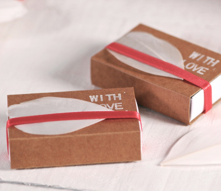 Streichholzschachtel als Geschenk dekoriert Streichholzschachtel als Geschenk dekoriert