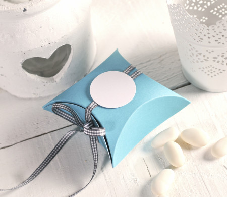 Dekorierte Geschenkbox für Feiern