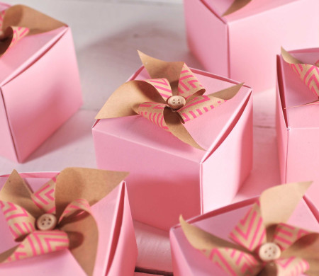 Dekorierte Geschenkbox mit Mühle Dekorierte Geschenkbox mit Mühle