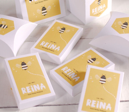 Caja rectangular impresa con logo