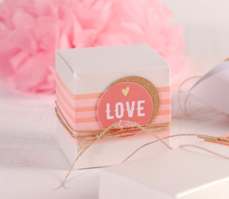 Quadratische Geschenkverpackung Love. Für kleine Details! 