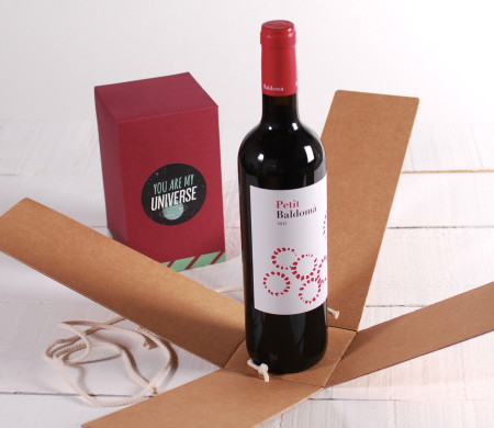Weinschachtel mit Einsatz mit origineller Dekoration Weinschachtel mit Einsatz mit origineller Dekoration