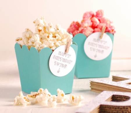 Popcorn-Schachtel mit Accessoires