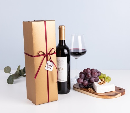 Caja de vino dorada 