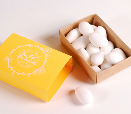 Gelbe Streichholzschachtel für Geschenk Gelbe Streichholzschachtel für Geschenk