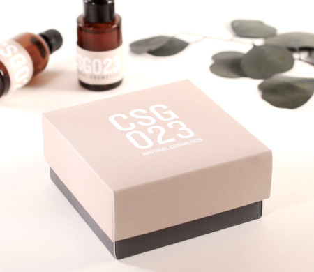 Caja forrada para guardar cosméticos