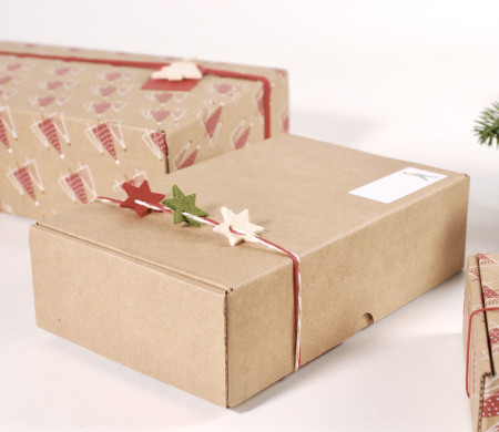 Kartonschachtel mit weihnachtlichen Motiven Kartonschachtel mit weihnachtlichen Motiven