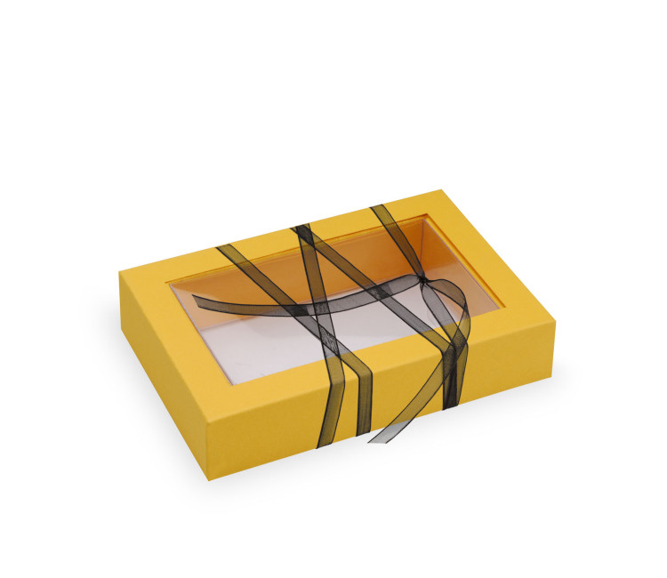 Transparente Kunststoffschachtel für Pralinen. Transparente Kunststoffschachtel für Pralinen.