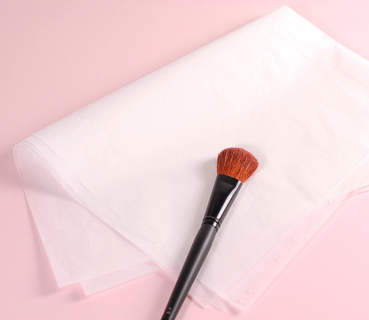 Seidenpapier. Verpacken Sie Ihre Geschenke schön!