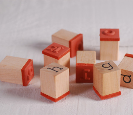 Buchstaben-Holzstempelset 