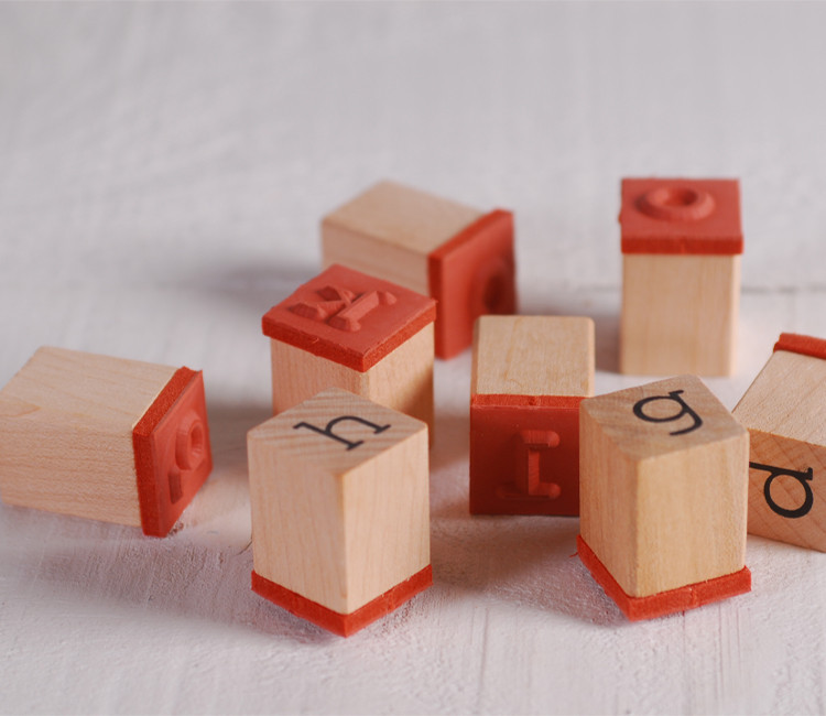 Buchstaben-Holzstempelset Buchstaben-Holzstempelset