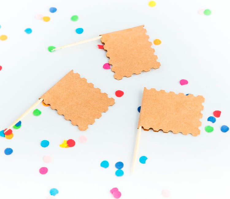 Kleine Flaggen für Partys, Pack von 10 Stücken! Kleine Flaggen für Partys, Pack von 10 Stücken!