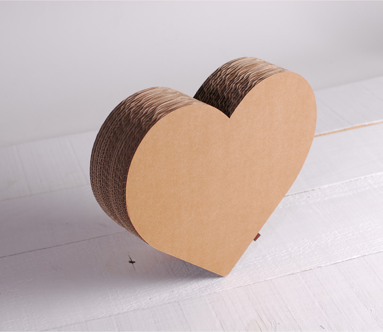 Dekoratives Herz aus Karton, ein Geschenk mit Liebe! Dekoratives Herz aus Karton, ein Geschenk mit Liebe!