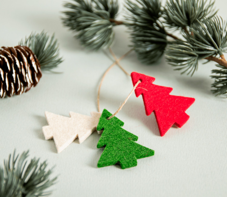 Weihnachtsbaum aus Filz für Weihnachtsgeschenke