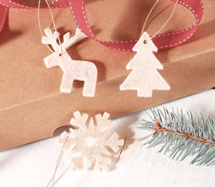 Set mit Weihnachtsschmuck aus Filz. Ein winterlicher Look! 