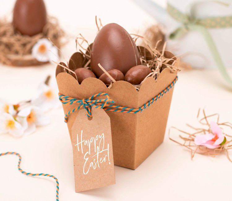 Kleine Etiketten aus Karton für kreative Geschenke