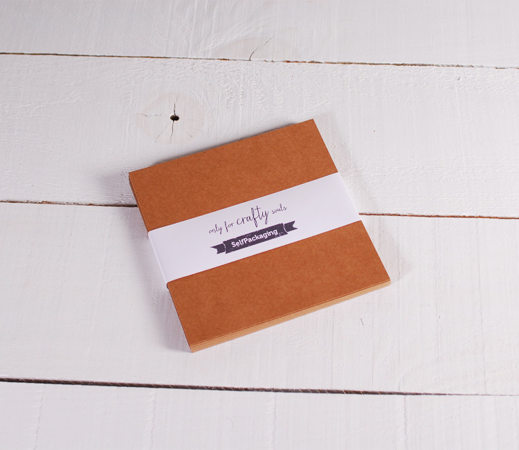 Kraftpapier-Karten 16,5 x 16,5 cm Kraftpapier-Karten 16,5 x 16,5 cm