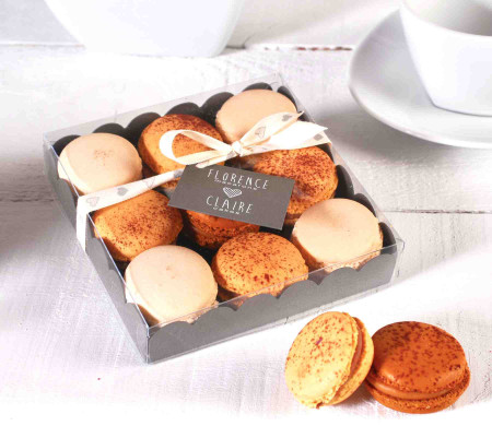 Schachtel für Macarons mit bedrucktem Band