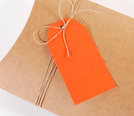 Schlichte Etiketten zum Gestalten Ihrer Geschenke