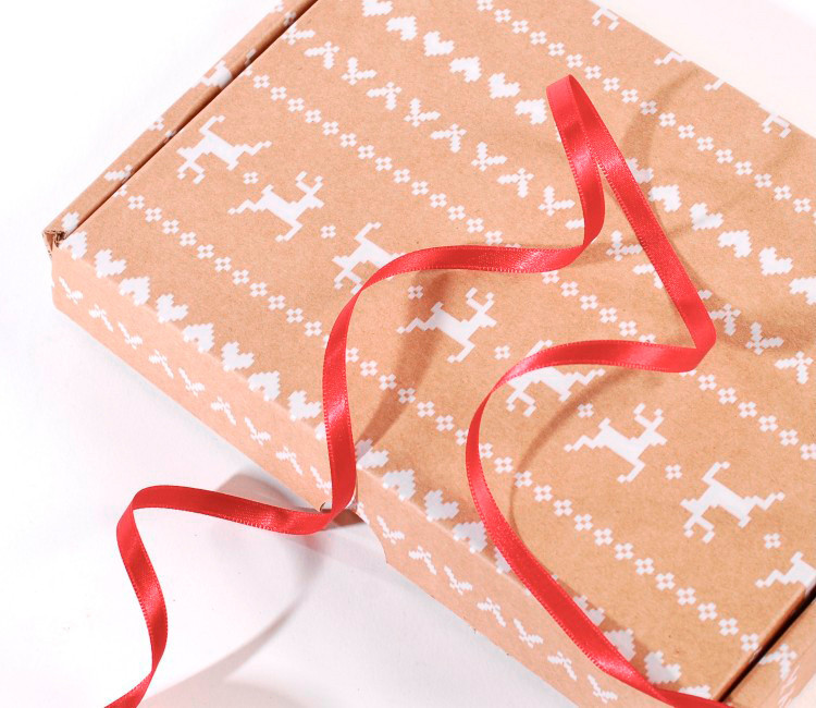 Cinta de raso decorativa para regalos