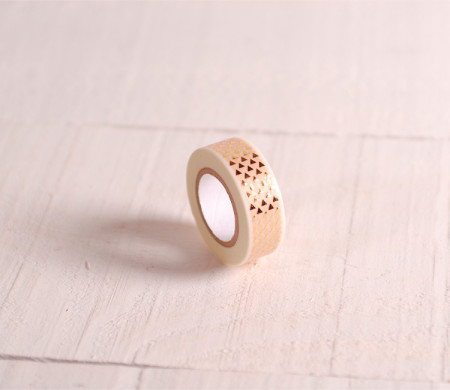 Weißes Washi-Tape mit goldenen Dreiecken