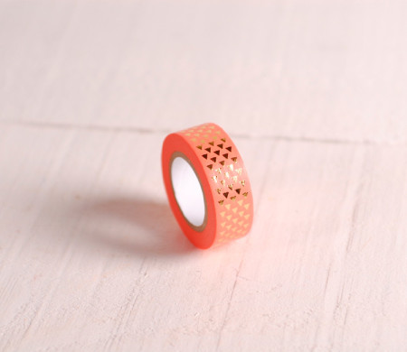 Korallenrotes Washi-Tape mit goldenen Dreiecken