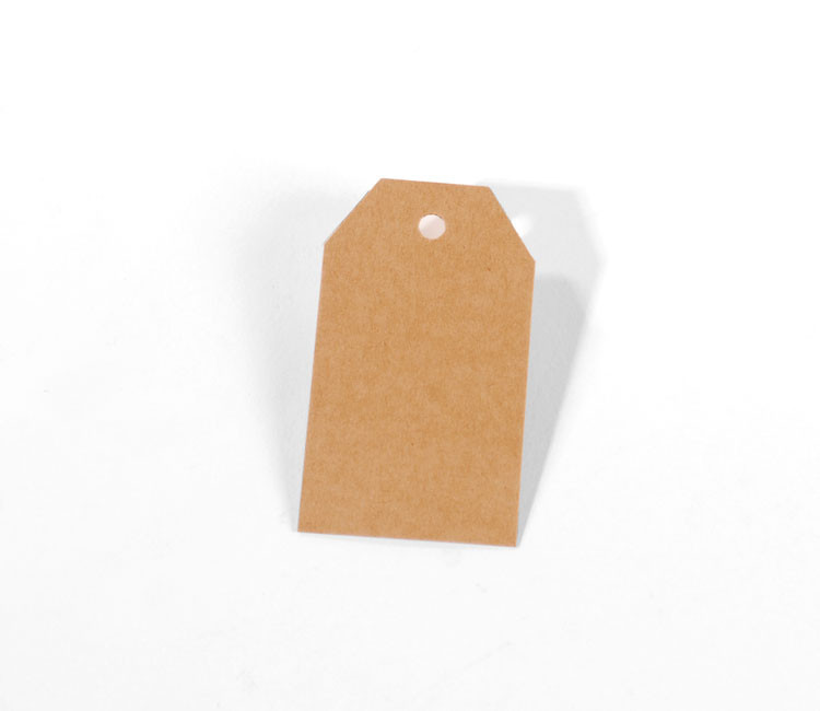 Kleine Etiketten aus Karton für kreative Geschenke