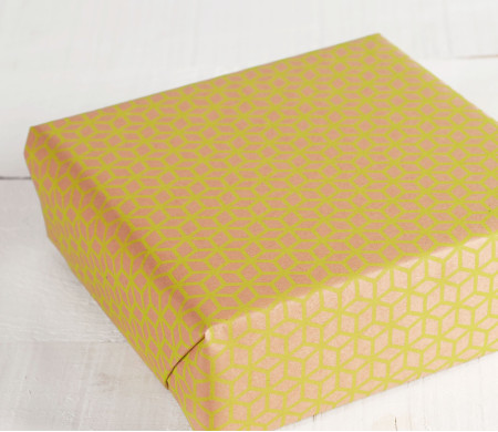 Geschenkpapier mit geometrischen Formen