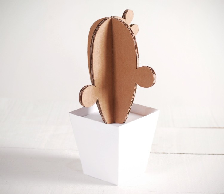 Papp-Kaktus mit bunten Töpfen! Papp-Kaktus mit bunten Töpfen!