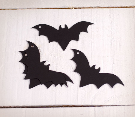 Karton-Fledermäuse. Dekorationen für Halloween!