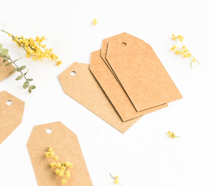Schlichte Etiketten zum Gestalten Ihrer Geschenke