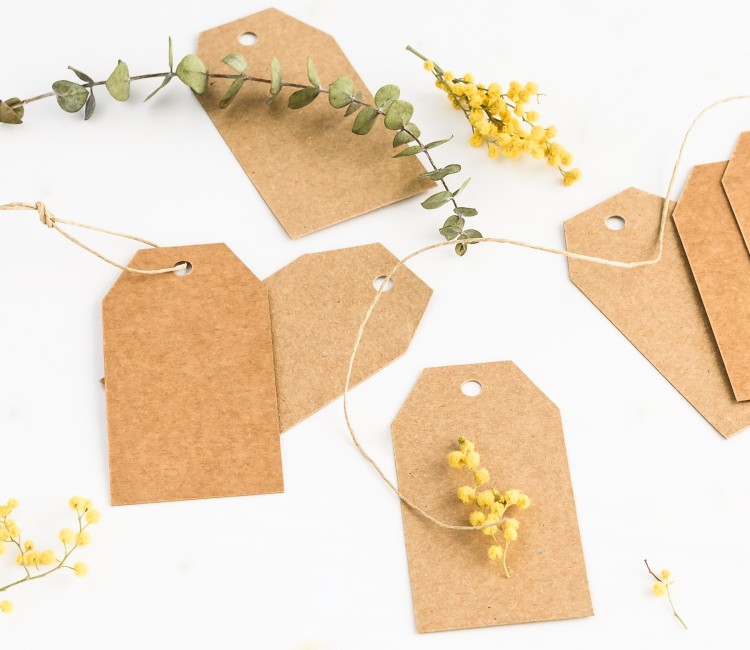 Schlichte Etiketten zum Gestalten Ihrer Geschenke
