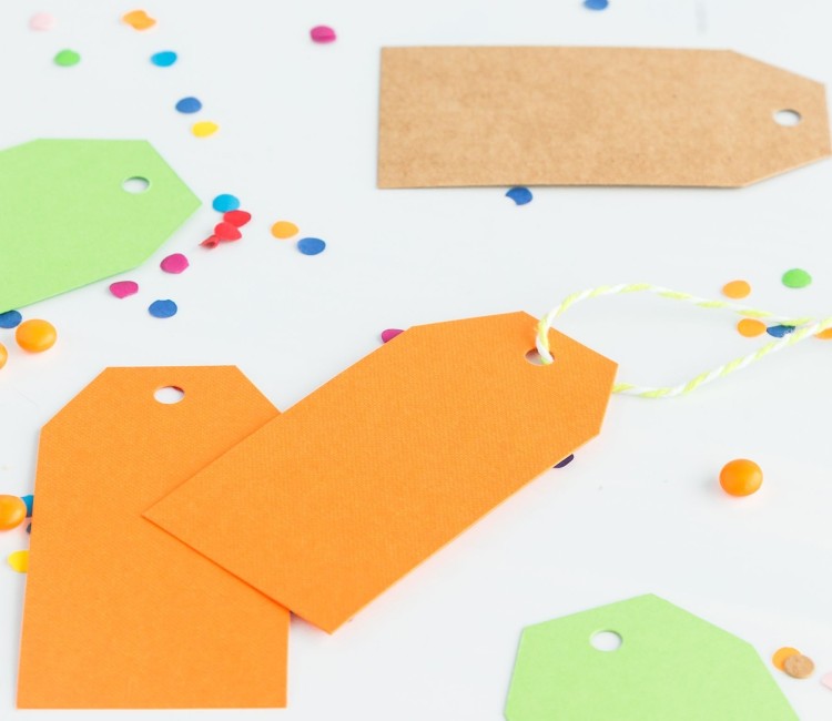 Schlichte Etiketten zum Gestalten Ihrer Geschenke