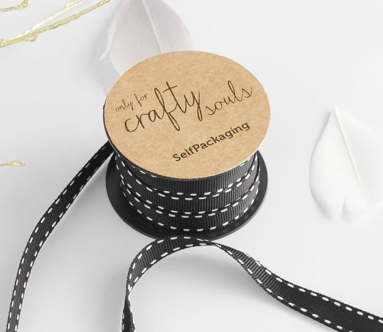 Schwarzes Geschenk-Ripsband mit Nähten Schwarzes Geschenk-Ripsband mit Nähten