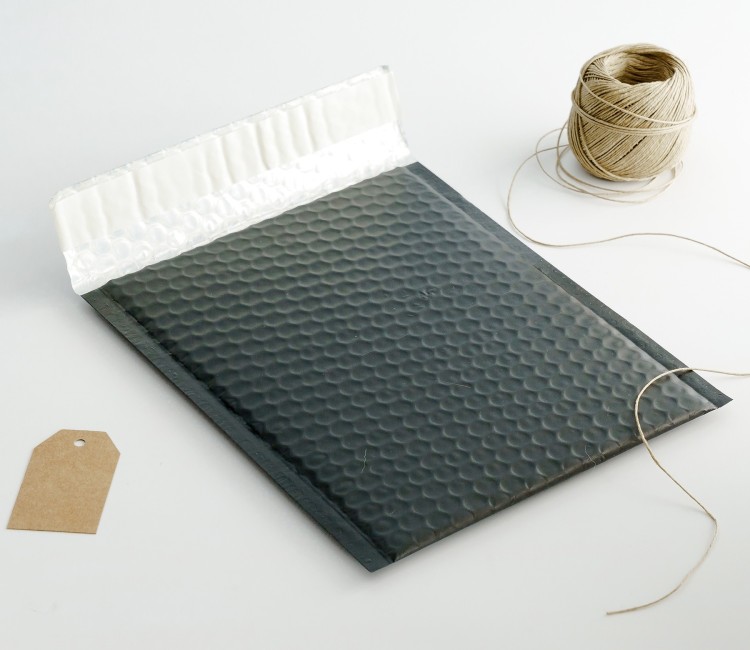 Versandtaschen in matt