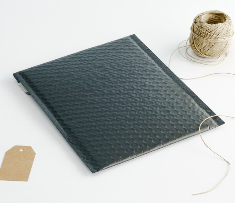 Versandtaschen in matt